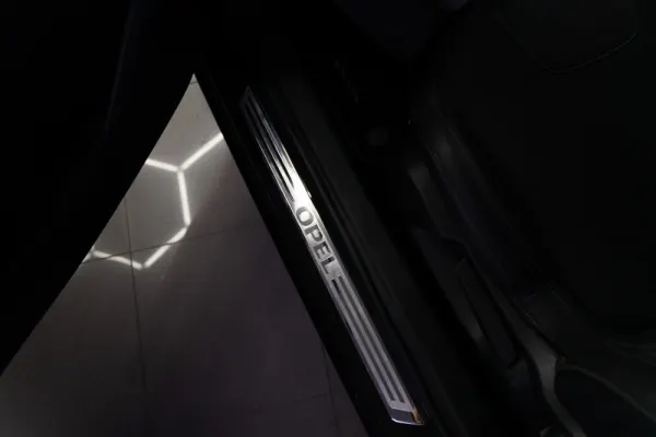 Opel Adam 1.2 Slam 7