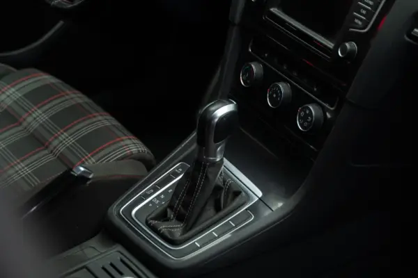 Volkswagen Golf 2.0 TSi GTI DSG 14