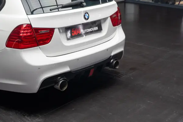 BMW 318 d Pack M 11