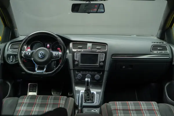 Volkswagen Golf 2.0 TSi GTI DSG 21