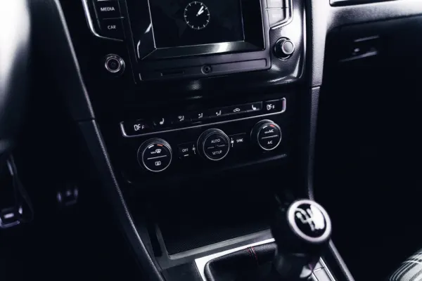 Volkswagen Golf 2.0 TDi GTD 23