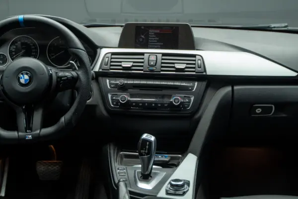 BMW 318 d Auto Pack M 28
