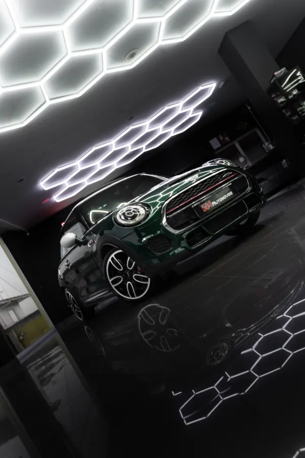 MINI 3 Portas John Cooper Works Plus Auto Desportiva 35