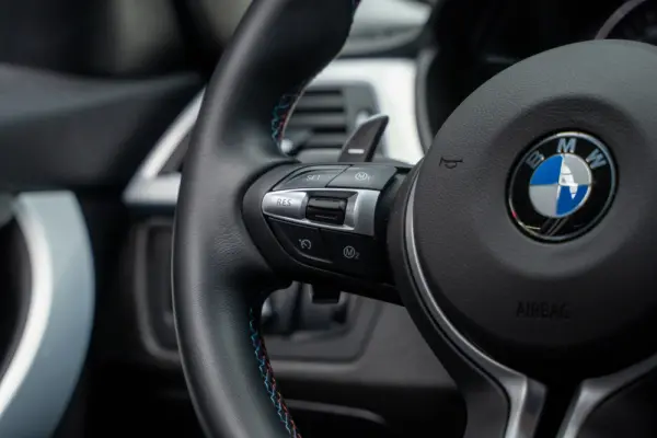 BMW 320 d Sport-Aut. 24