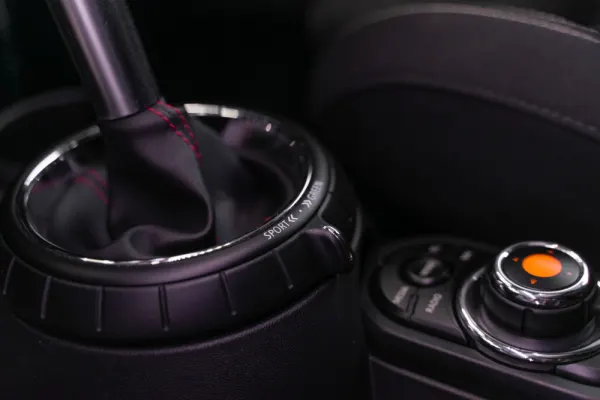 MINI 3 Portas John Cooper Works Plus Auto Desportiva 15