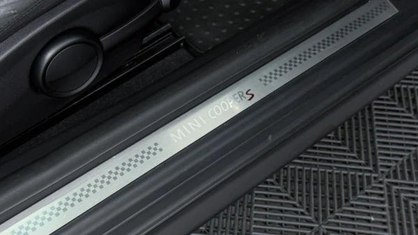MINI John Cooper Works 18