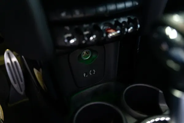 MINI 3 Portas John Cooper Works Plus Auto Desportiva 31