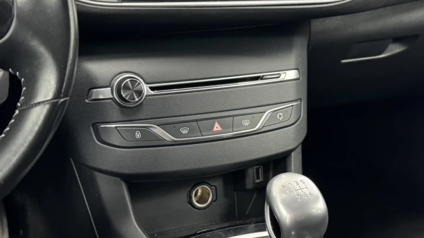 Peugeot 308 1.2 PureTech Style 23
