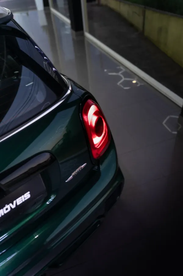 MINI 3 Portas John Cooper Works Plus Auto Desportiva 46