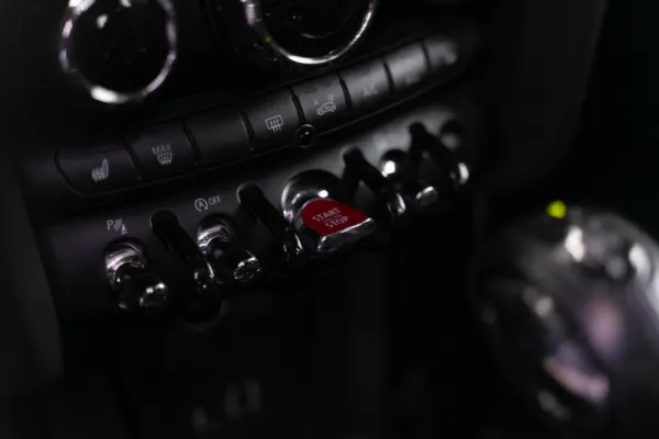 MINI 3 Portas John Cooper Works Plus Auto Desportiva 16