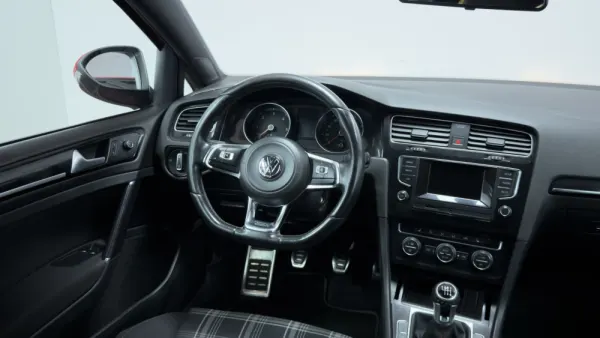 Volkswagen Golf 2.0 TDi GTD 28