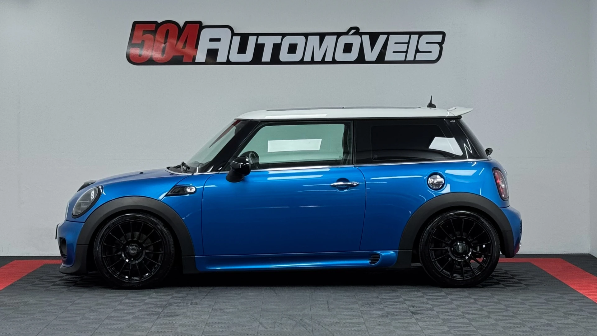 MINI 3 Portas ONE 11