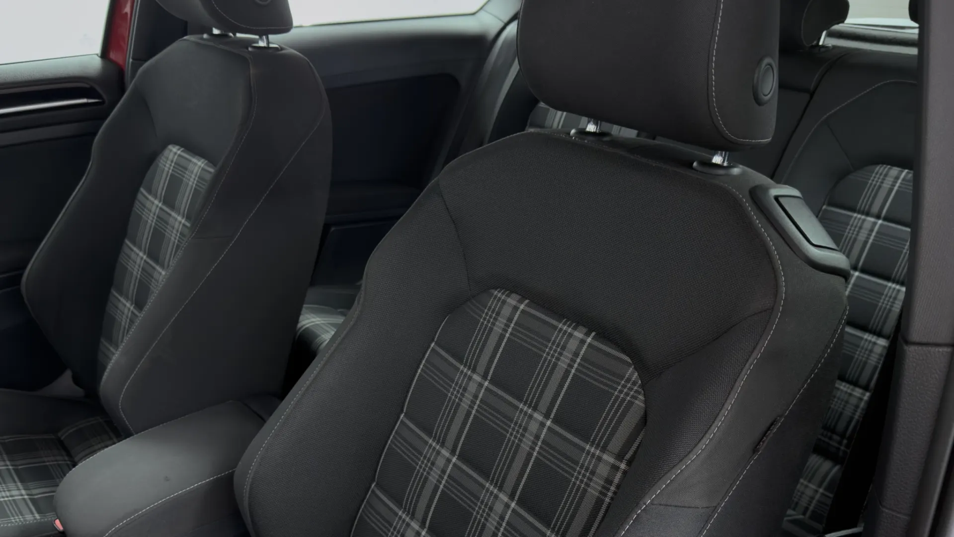 Volkswagen Golf 2.0 TDi GTD 34