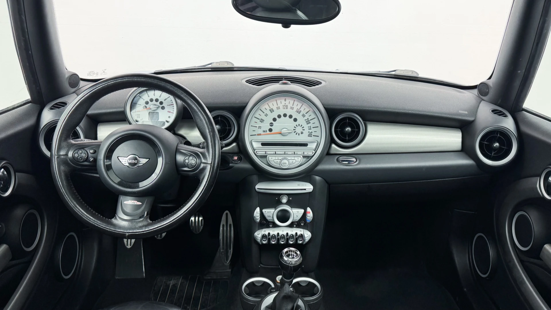 MINI 3 Portas ONE 23