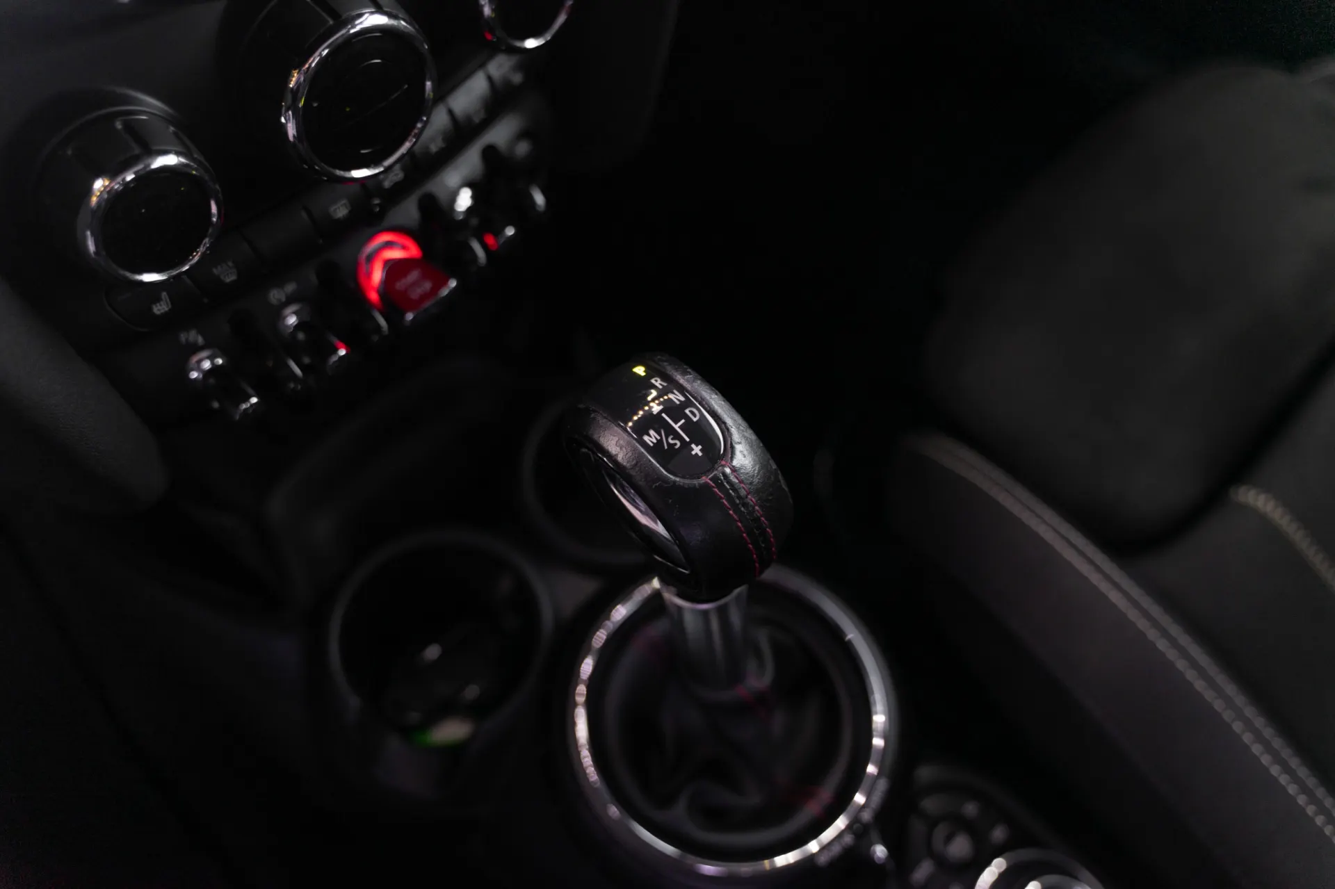 MINI 3 Portas John Cooper Works Plus Auto Desportiva 14