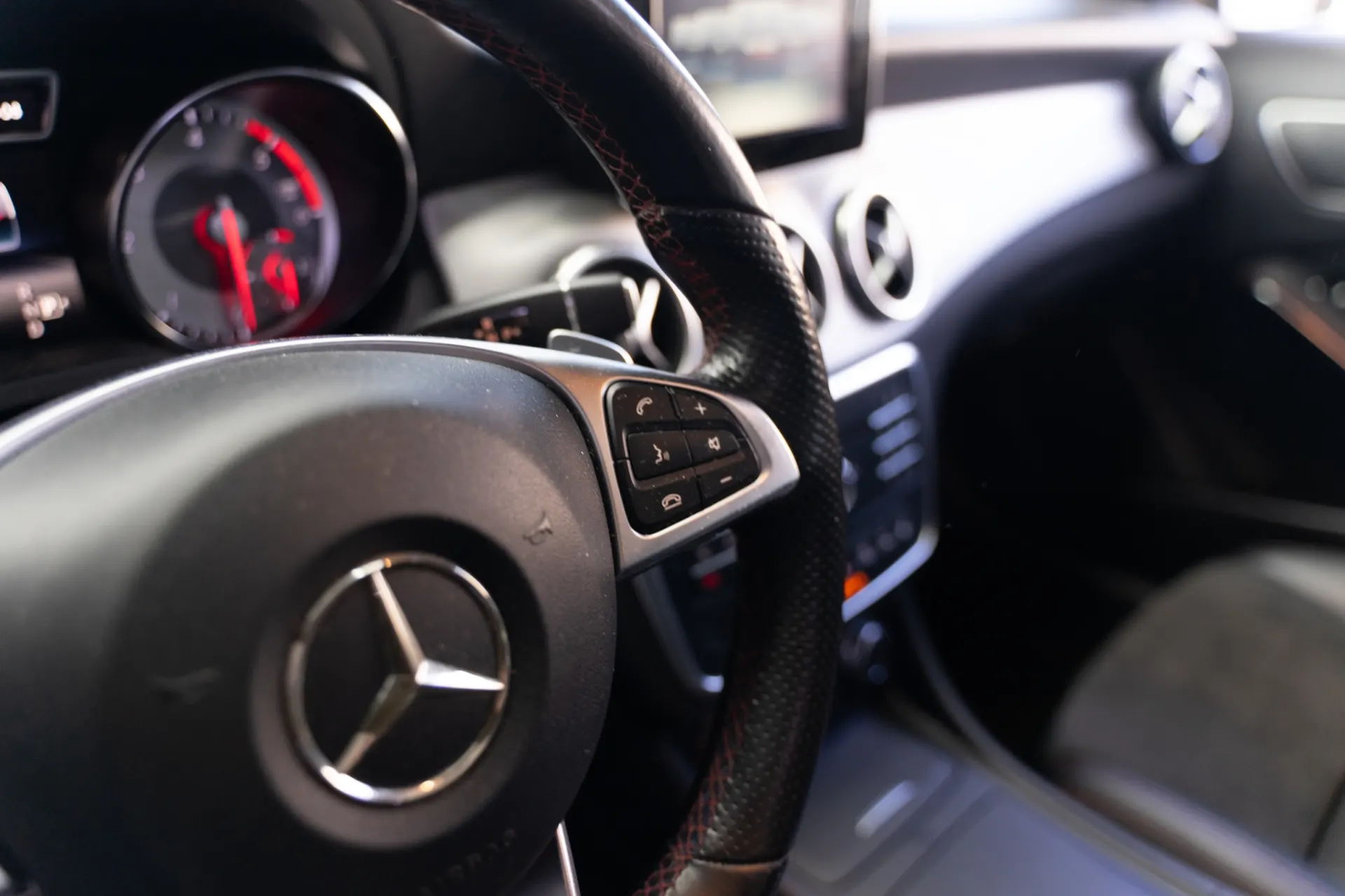 Mercedes-Benz GLA 220 d AMG Line 16