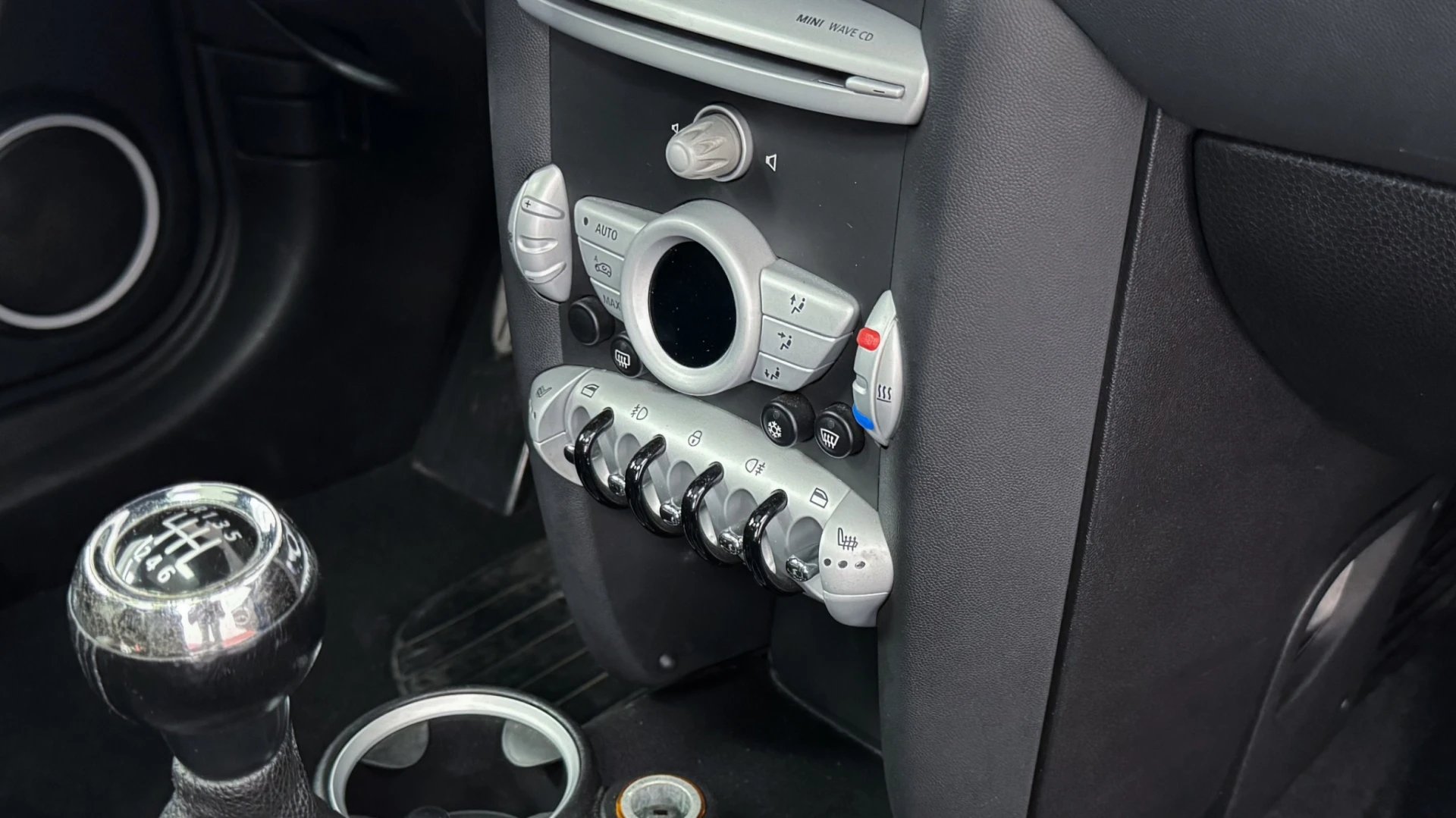 MINI 3 Portas ONE 17