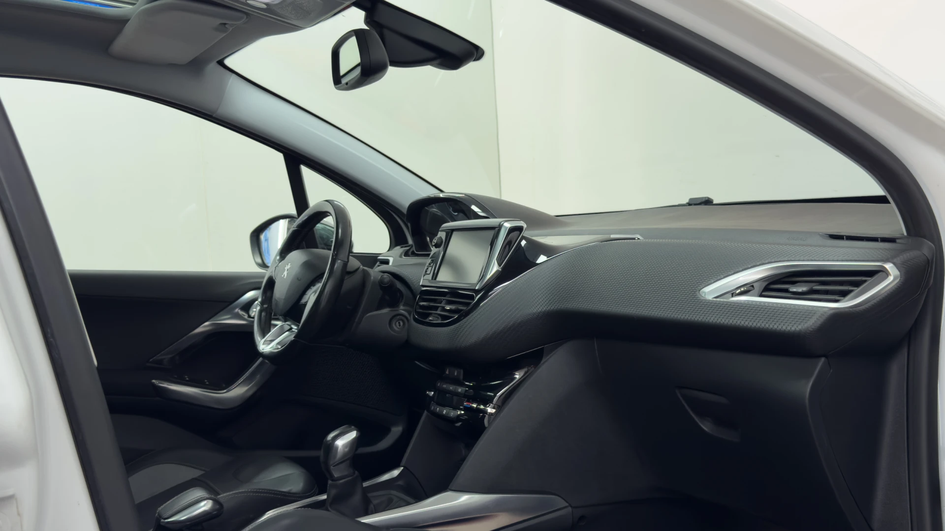 Peugeot 2008 1.2 PureTech Style 11