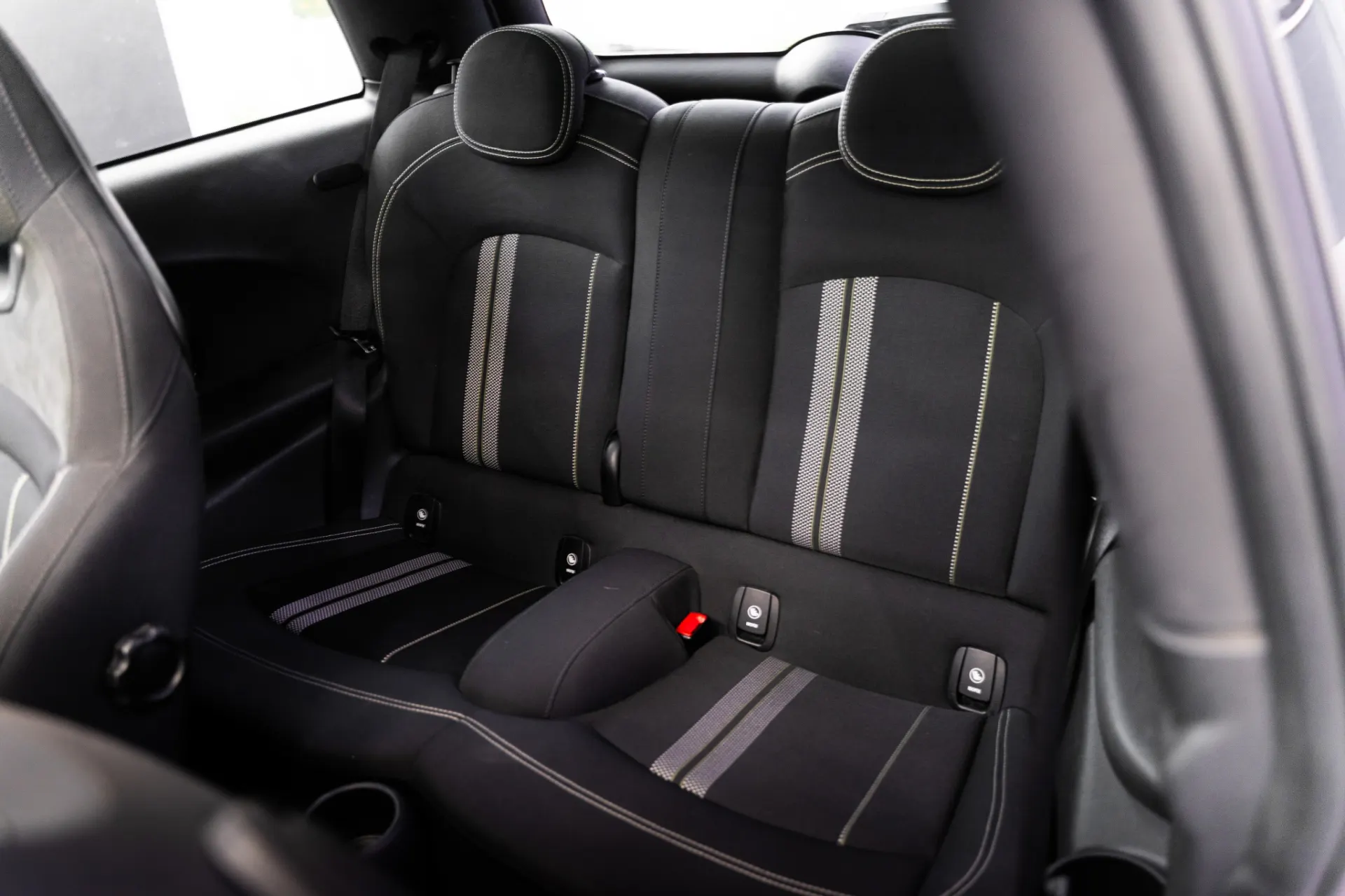 MINI 3 Portas John Cooper Works Plus Auto Desportiva 23