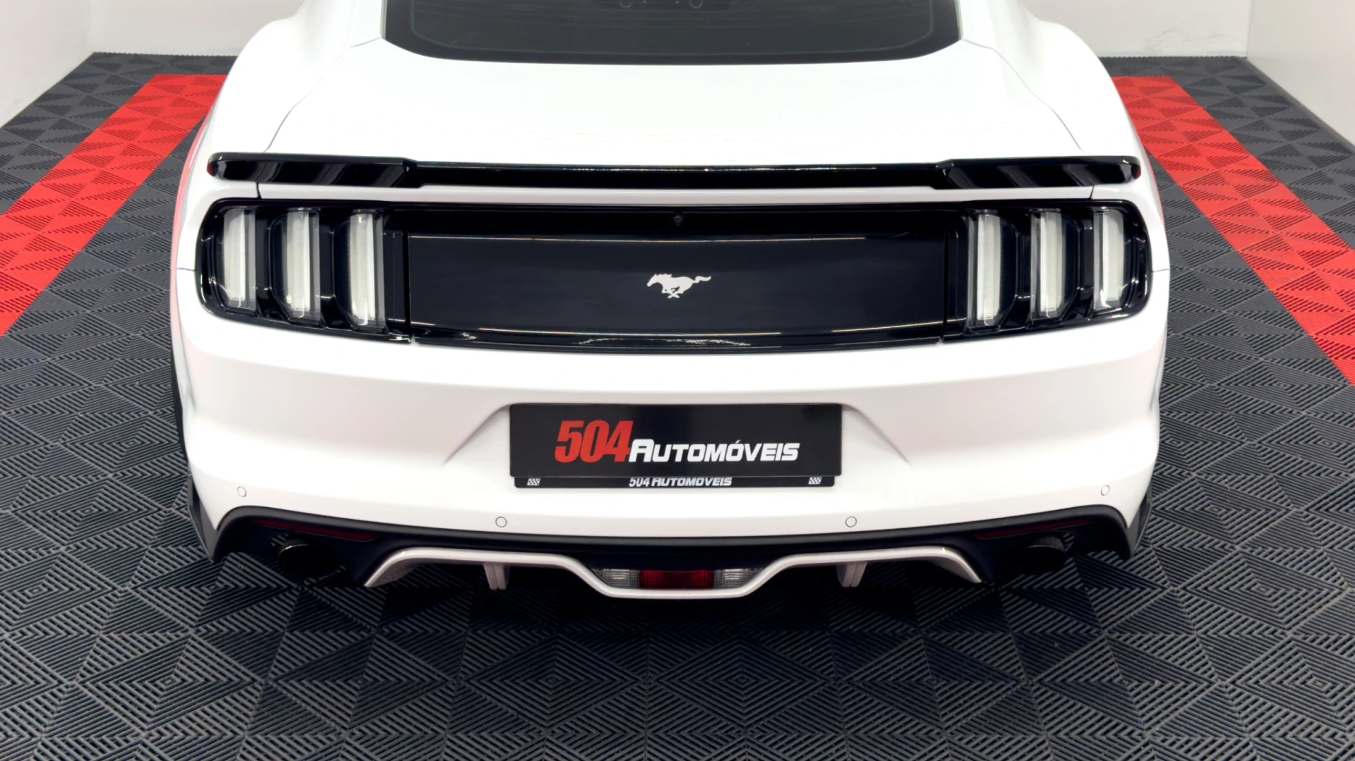 Ford Mustang ECO BOOST 19