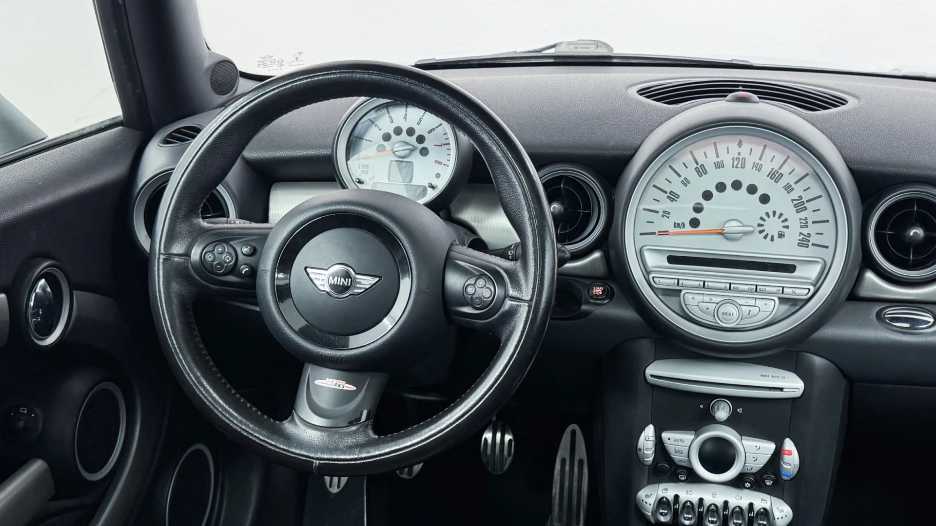 MINI 3 Portas ONE 24