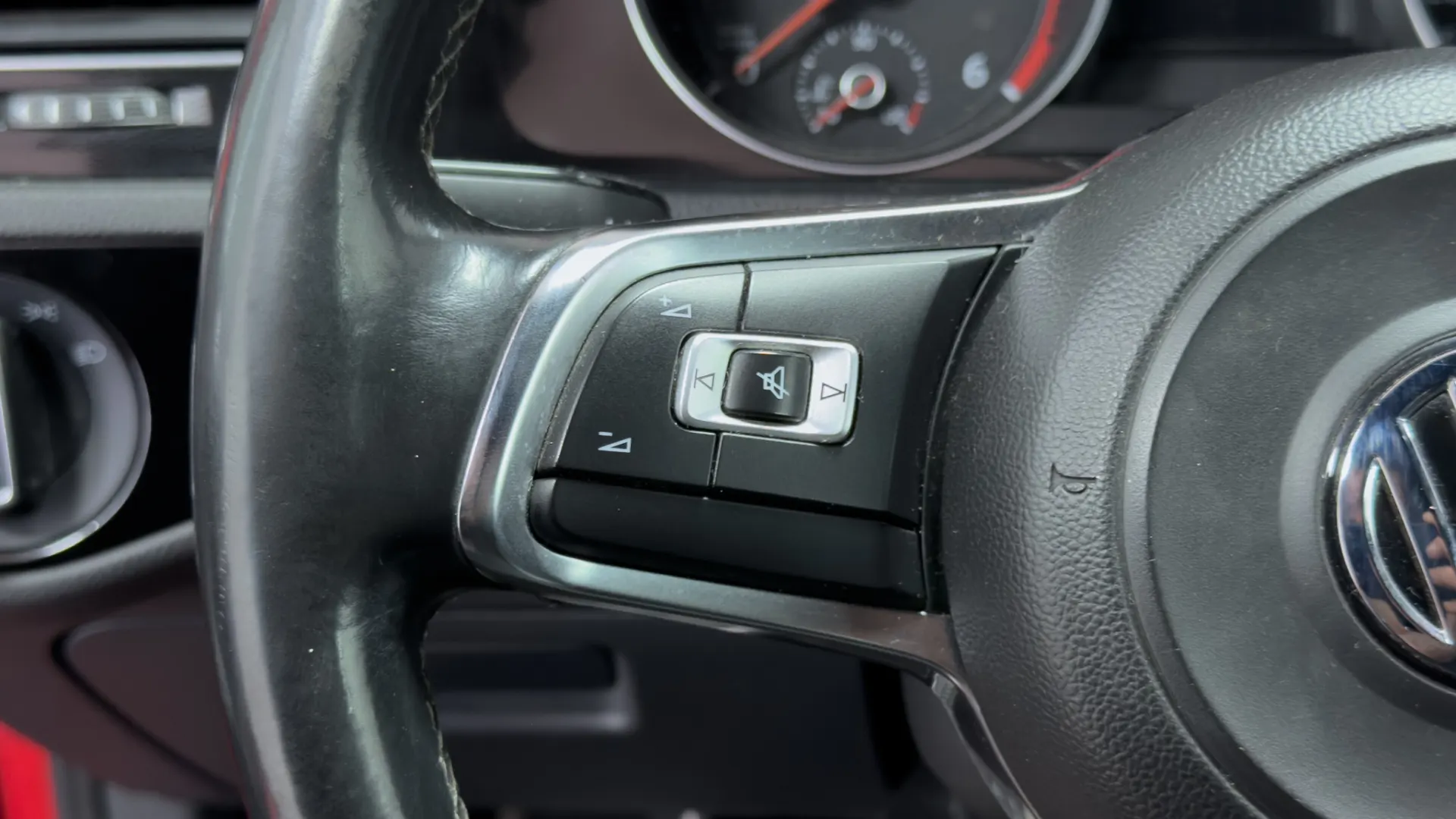 Volkswagen Golf 2.0 TDi GTD 24