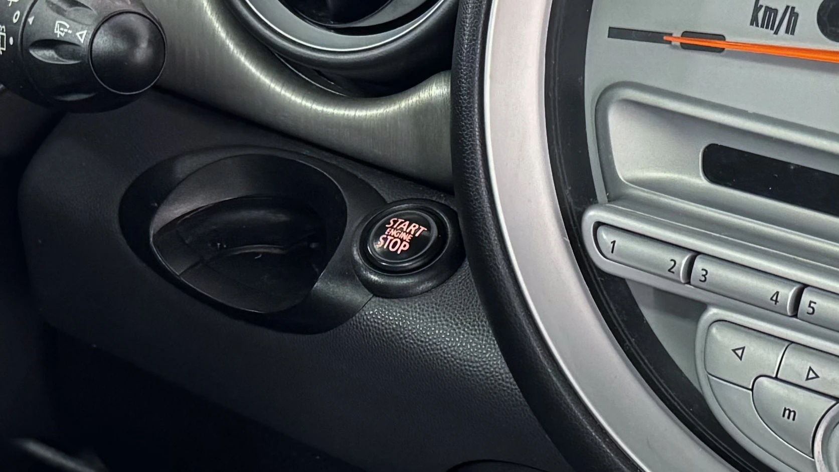 MINI 3 Portas ONE 18