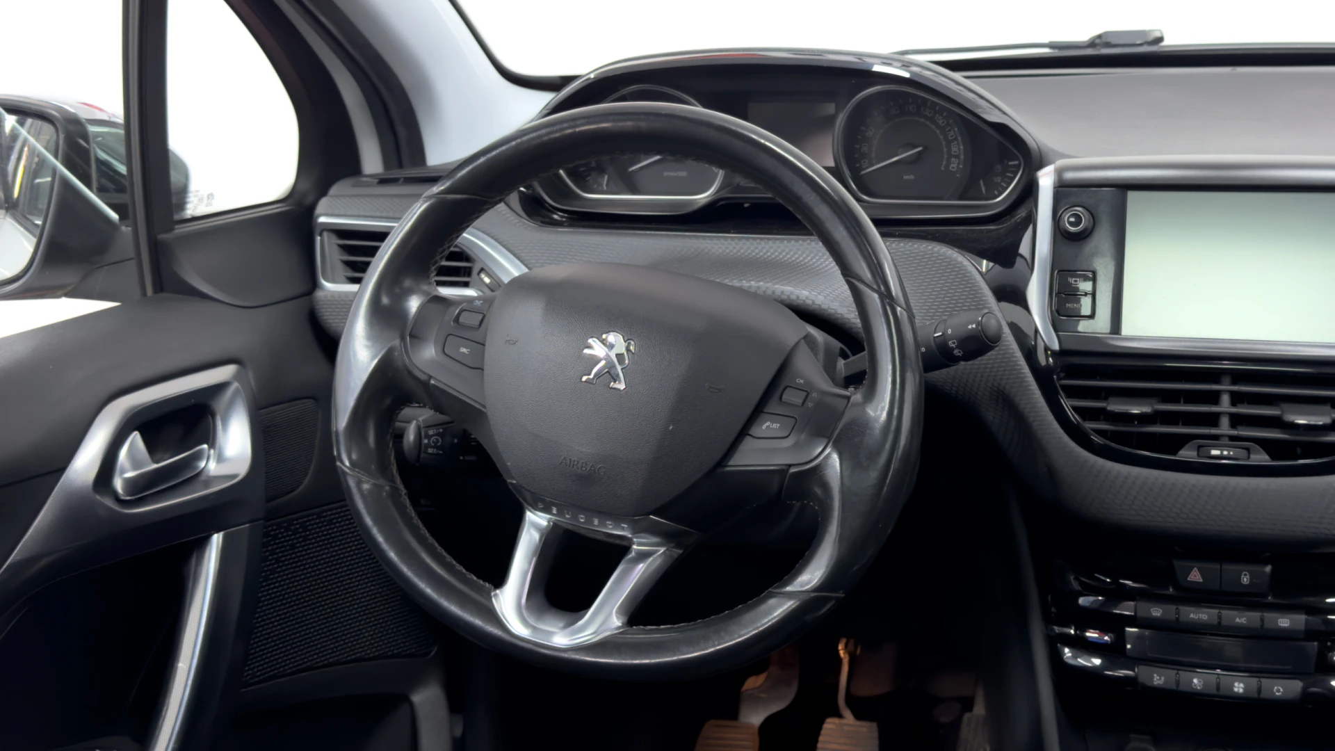 Peugeot 2008 1.2 PureTech Style 21