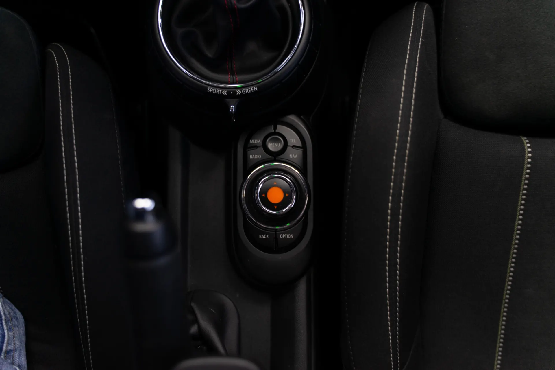 MINI 3 Portas John Cooper Works Plus Auto Desportiva 27