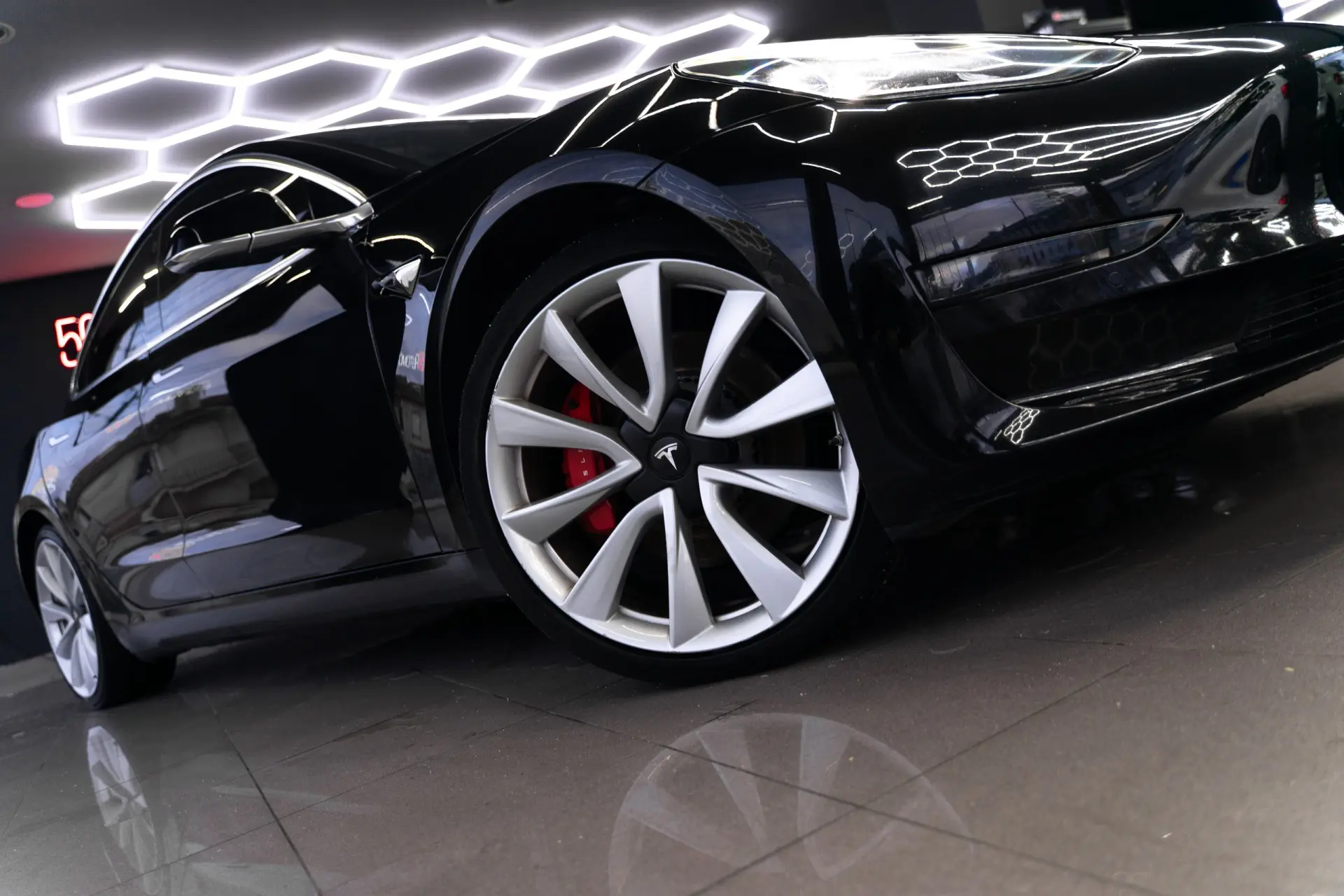 Tesla Model 3 Long Range AWD Dual Motor Performance 6