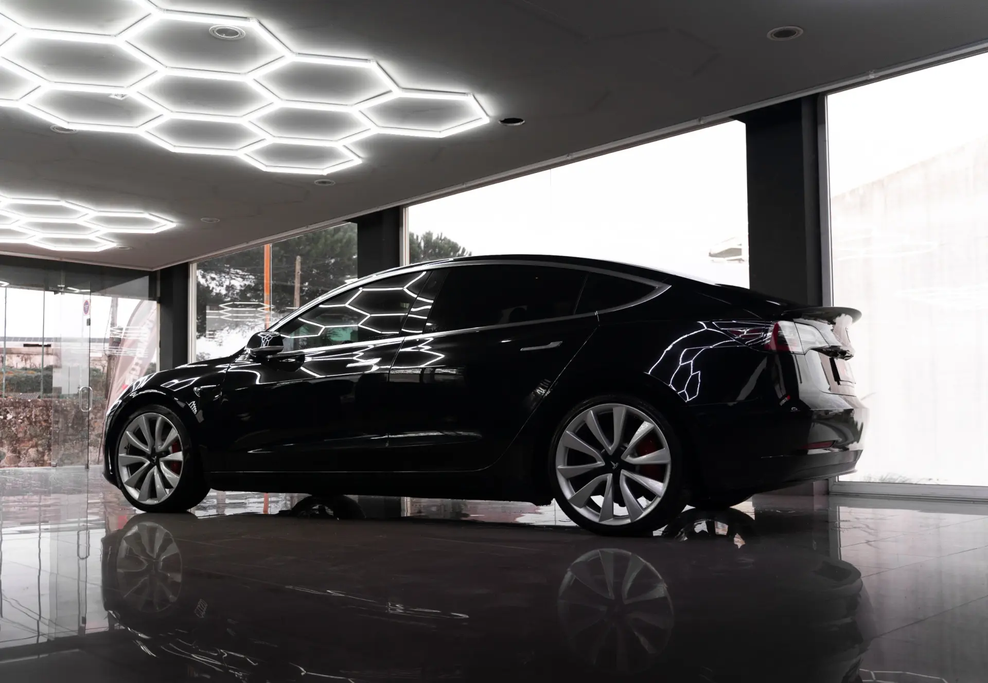 Tesla Model 3 Long Range AWD Dual Motor Performance 8