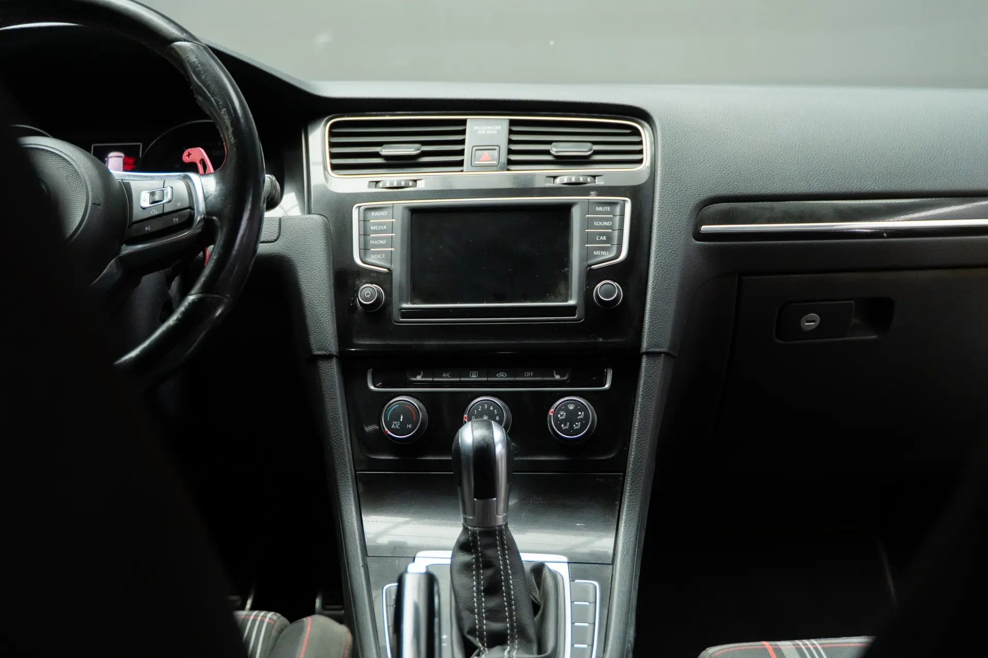 Volkswagen Golf 2.0 TSi GTI DSG 16