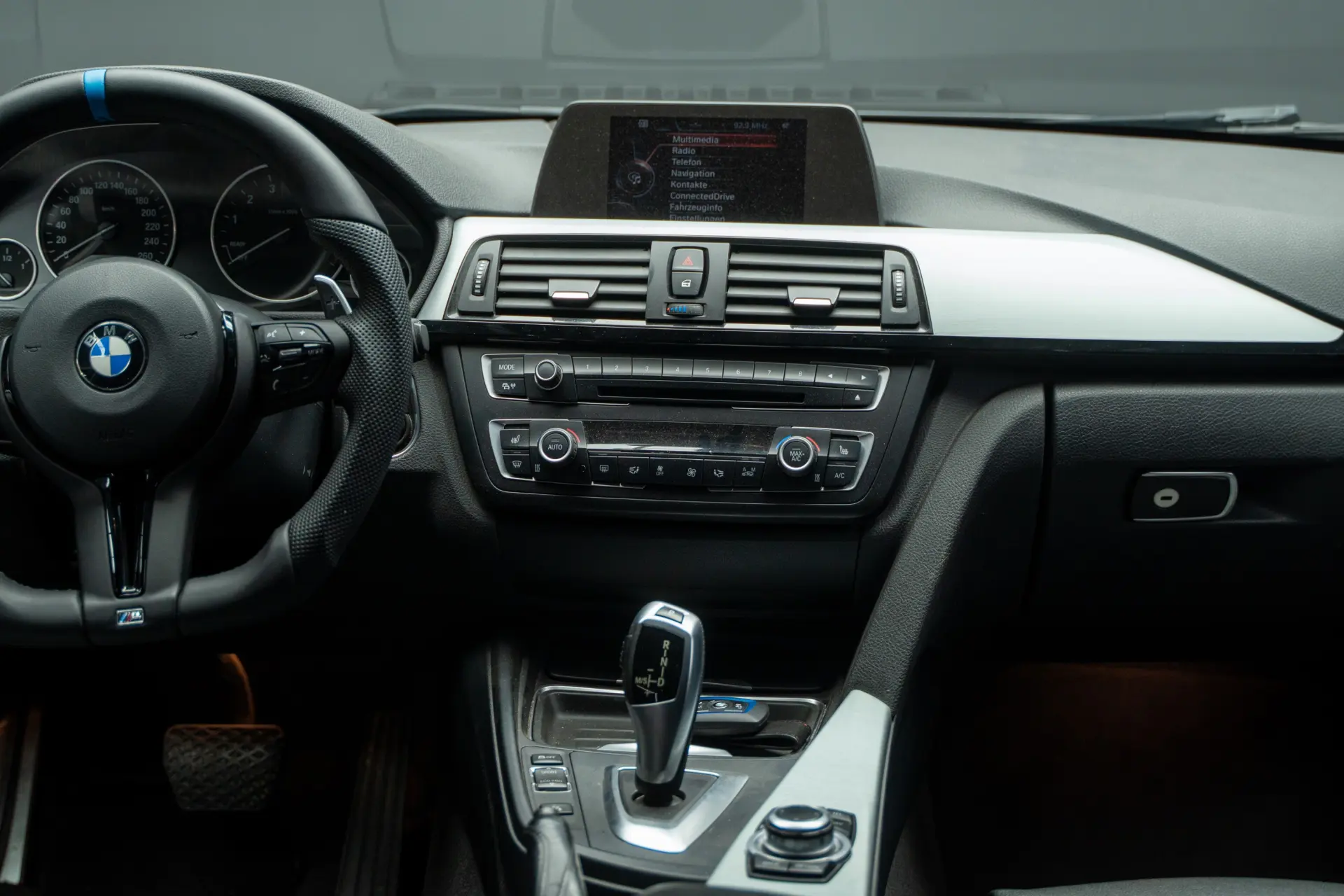 BMW 318 d Auto Pack M 28