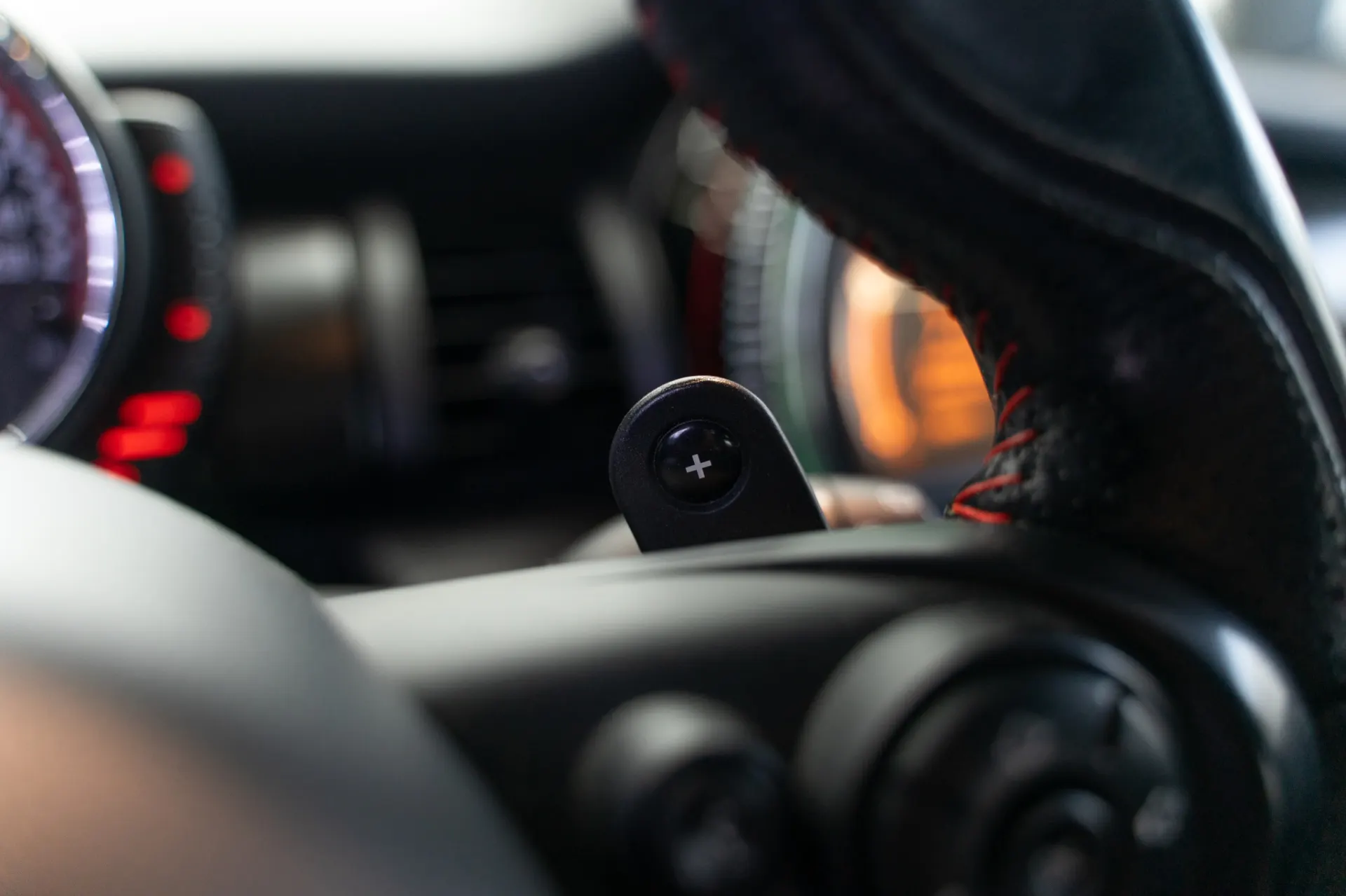 MINI 3 Portas John Cooper Works Plus Auto Desportiva 30