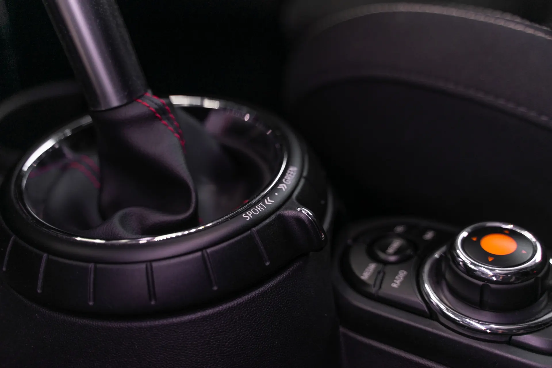 MINI 3 Portas John Cooper Works Plus Auto Desportiva 15