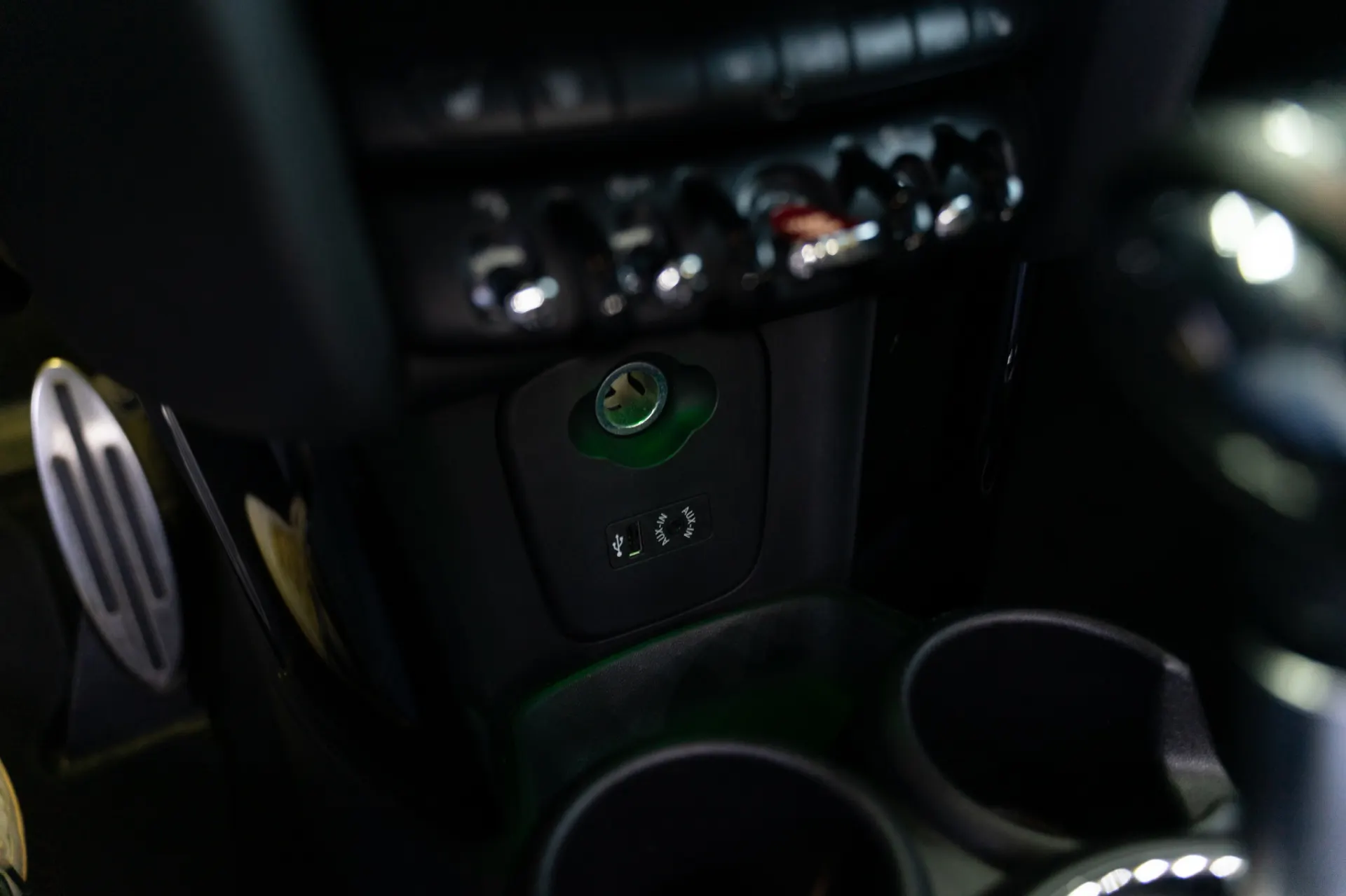 MINI 3 Portas John Cooper Works Plus Auto Desportiva 31