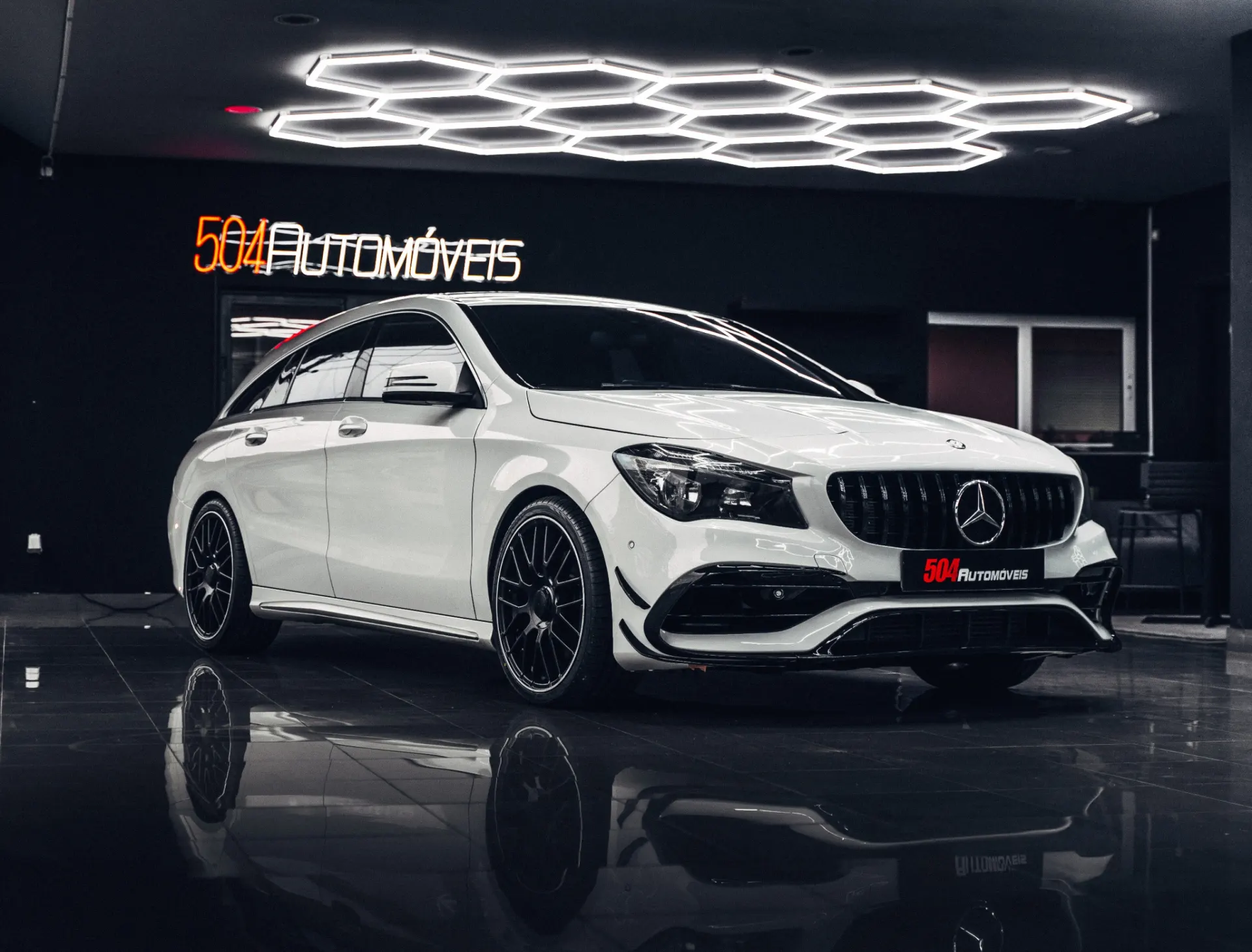 Mercedes-Benz CLA 220 d Shooting Brake AMG Line Aut. 24