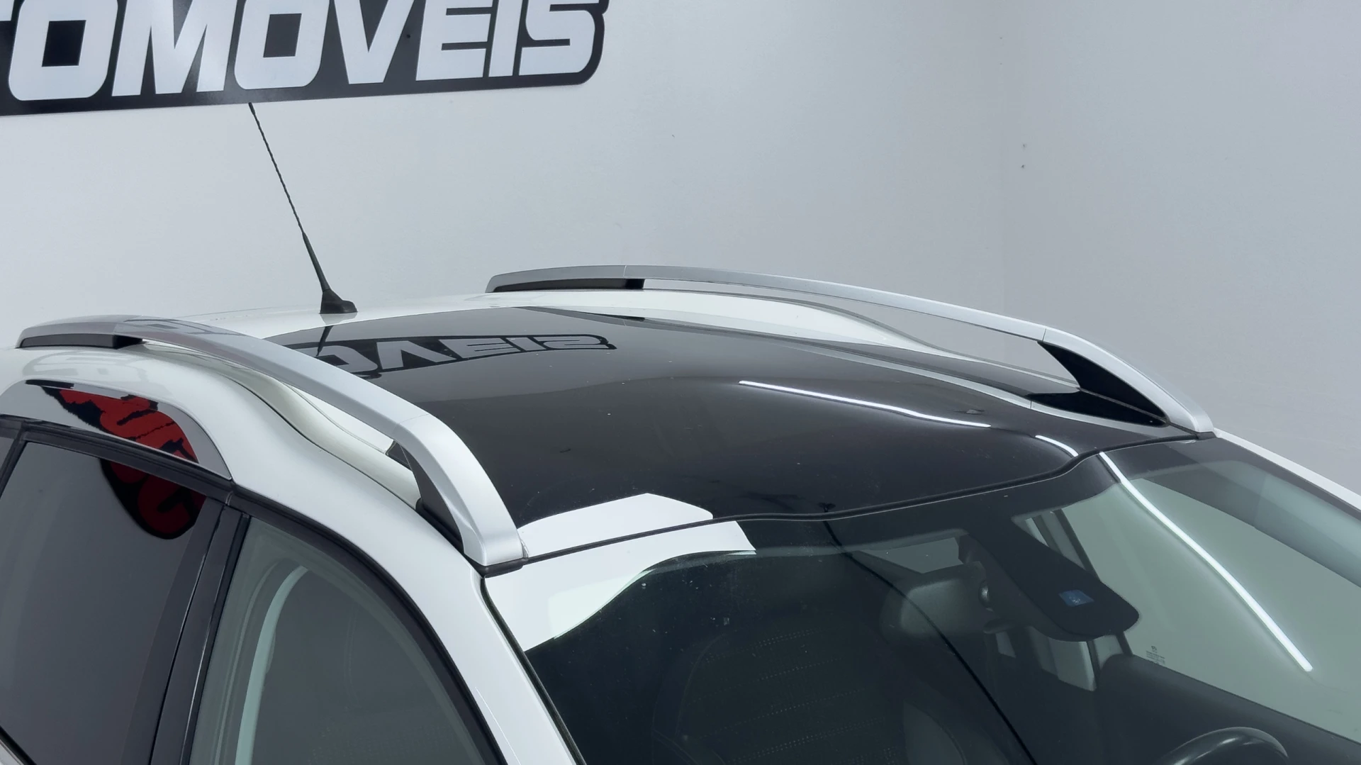 Peugeot 2008 1.2 PureTech Style 6