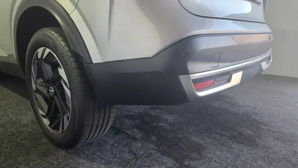 Nissan Qashqai 1.3 DIG-T N-Connecta LED Xtronic 10