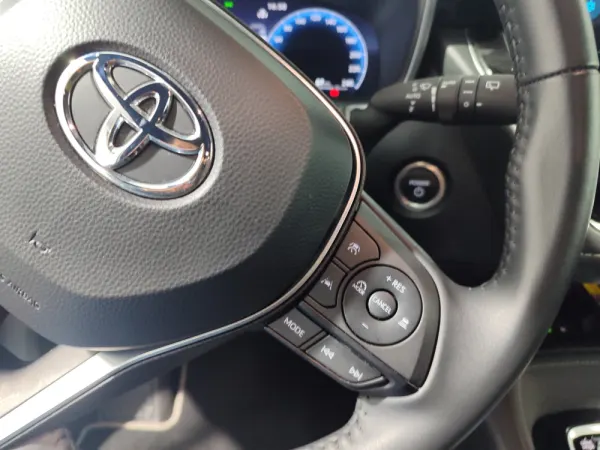 Toyota Corolla 1.8 Hybrid Exclusive 32