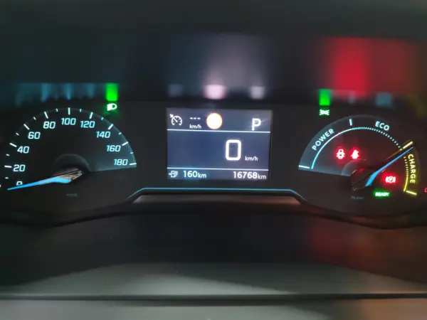 Peugeot e-2008 50 kWh Active Pack 18