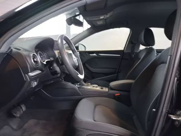 Audi A3 Limousine 30 TFSI Design S tronic 12