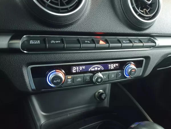 Audi A3 Limousine 30 TFSI Design S tronic 22