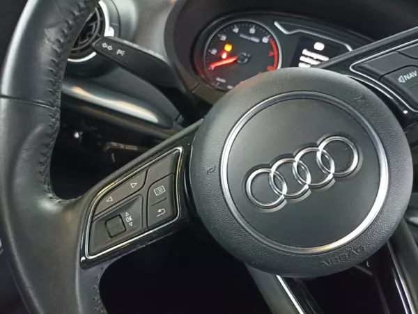 Audi A3 Limousine 30 TFSI Design S tronic 31