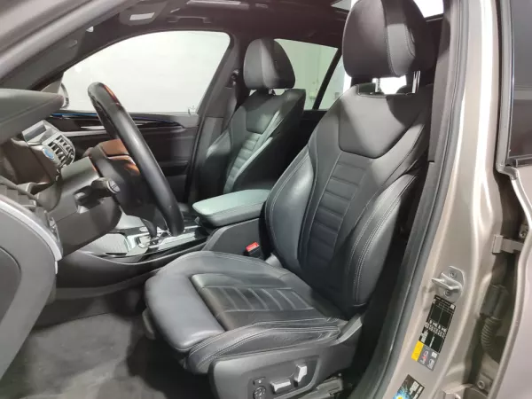 BMW iX3 Inspiring 14