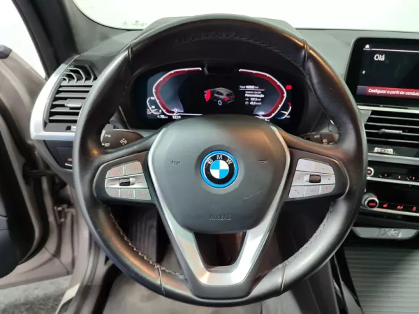 BMW iX3 Inspiring 21