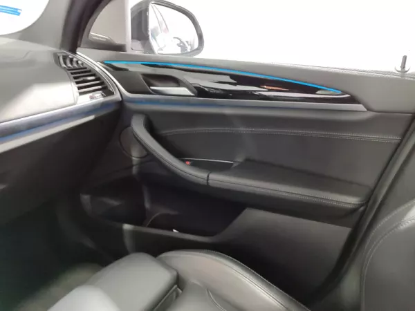 BMW iX3 Inspiring 23