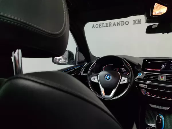 BMW iX3 Inspiring 27