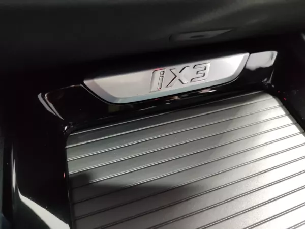 BMW iX3 Inspiring 37