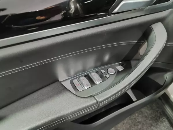 BMW iX3 Inspiring 48